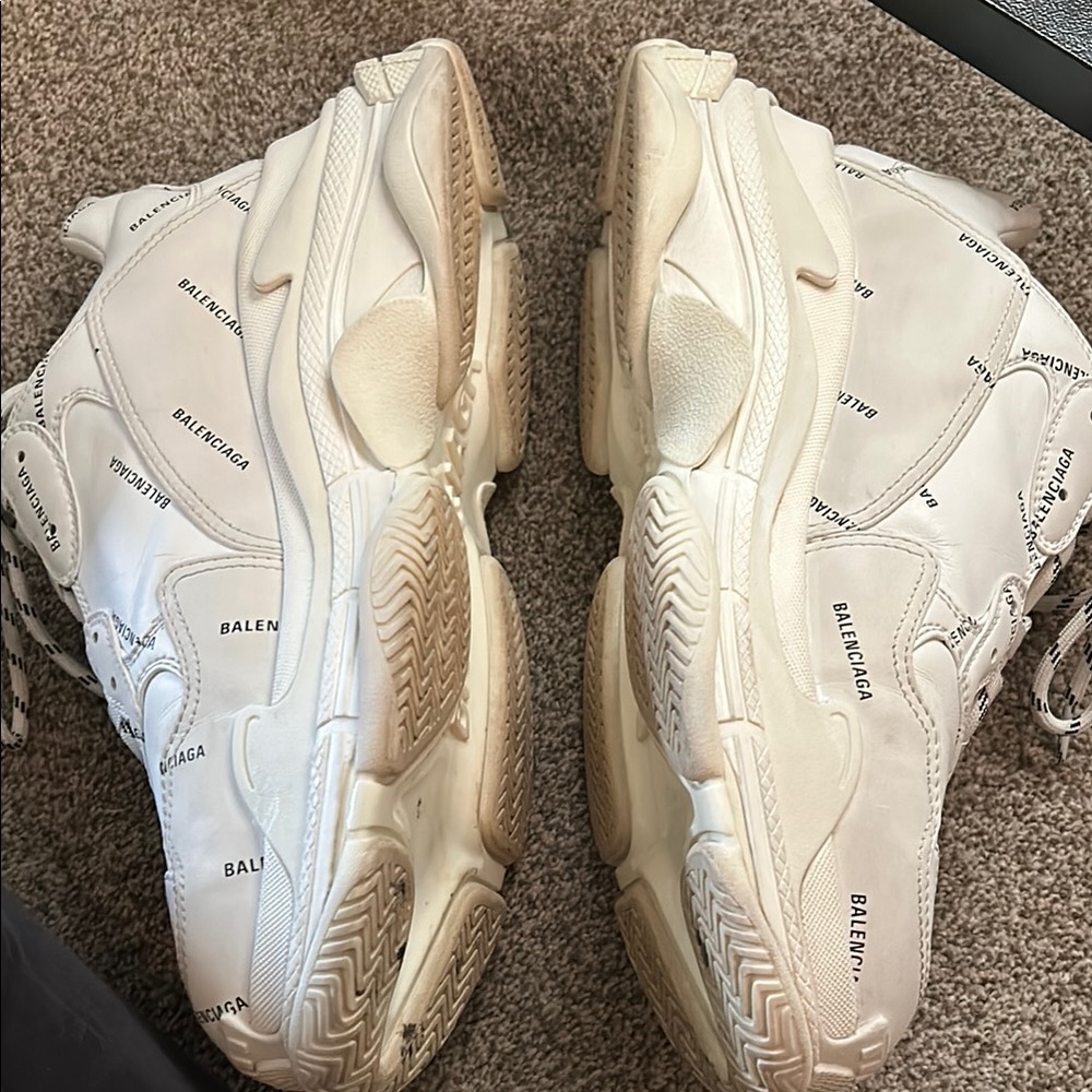 Balenciaga Cream Logo Sneakers - Picture 2 of 5